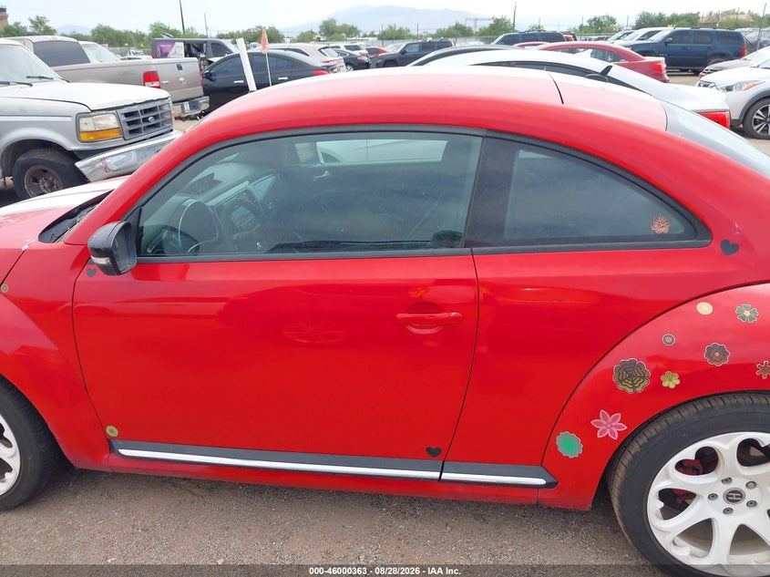 2013 VOLKSWAGEN BEETLE 2.0T TURBO · Фото 14