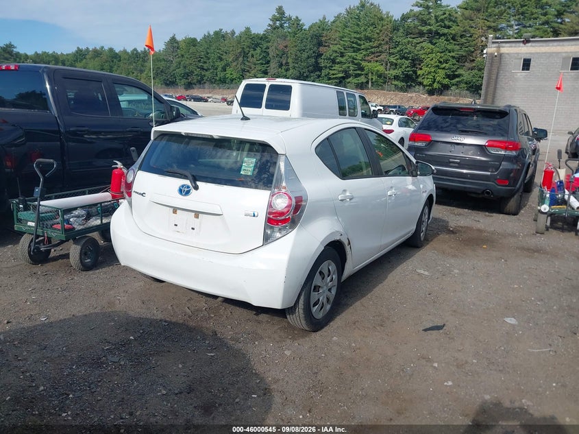 2013 TOYOTA PRIUS C auction photo 4