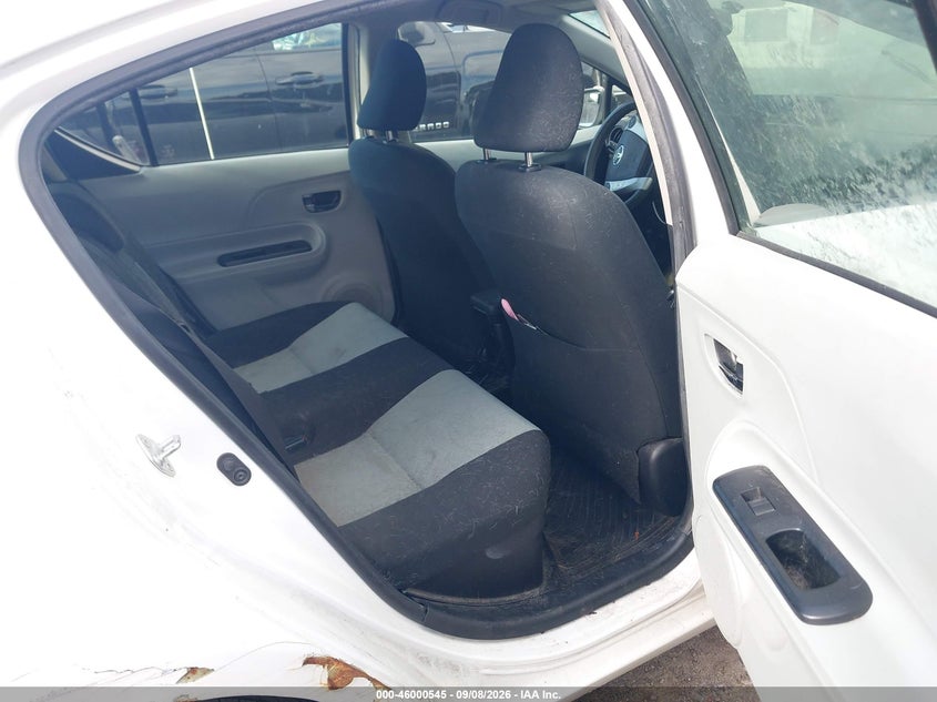 2013 TOYOTA PRIUS C auction photo 8