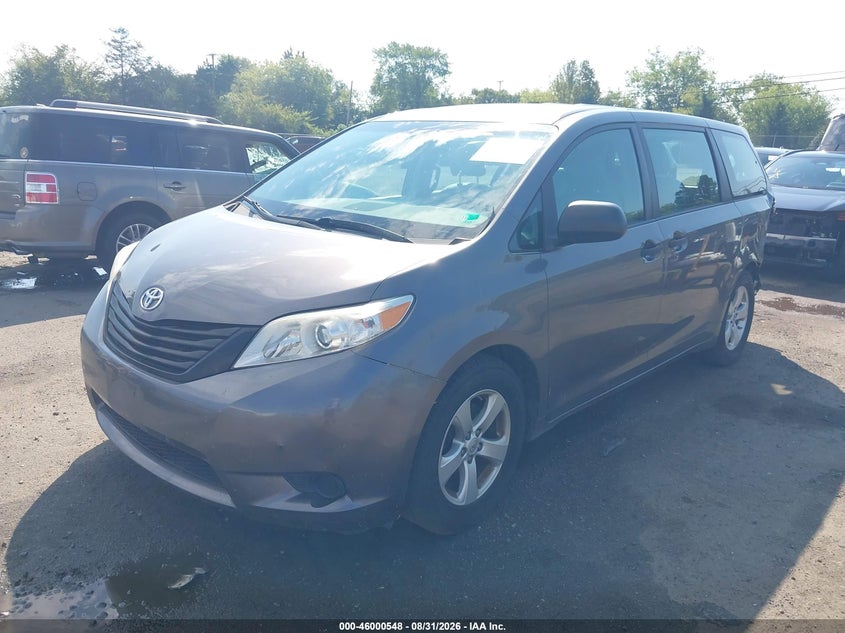 2015 Toyota Sienna, Лівий зад, IAAI, VIN 5TDZK3DC4FS629788 — фото 2