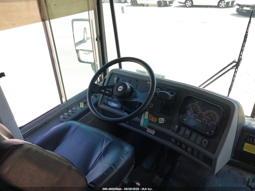 2013 THOMAS TRANSIT BUS auction photo 5