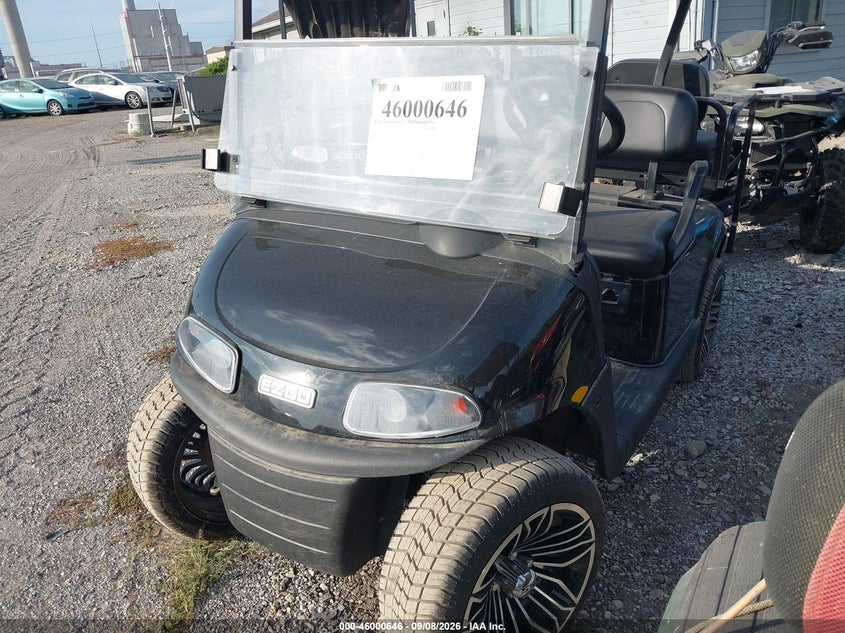 2022 EZGO GOLFCART auction photo 2