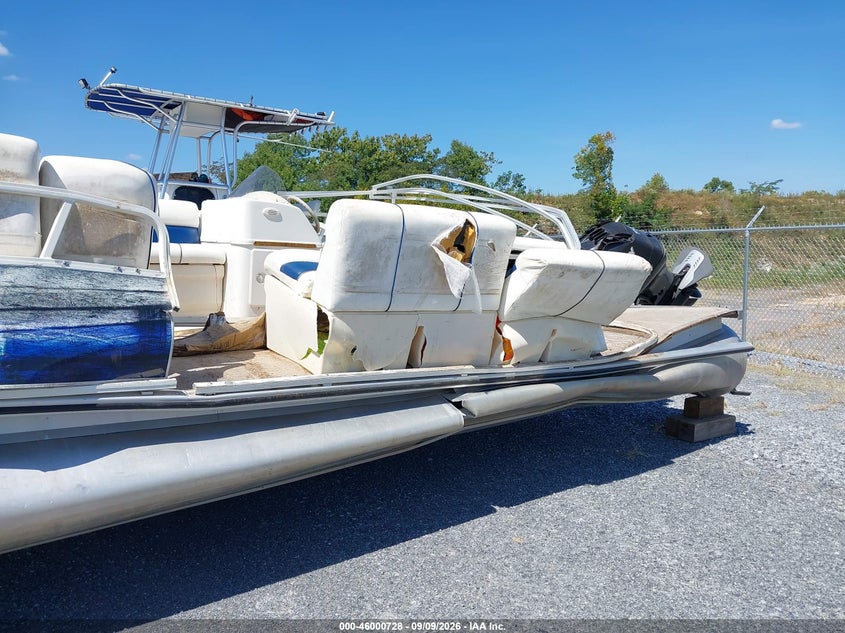 2007 BENTLEY BOAT auction photo 6