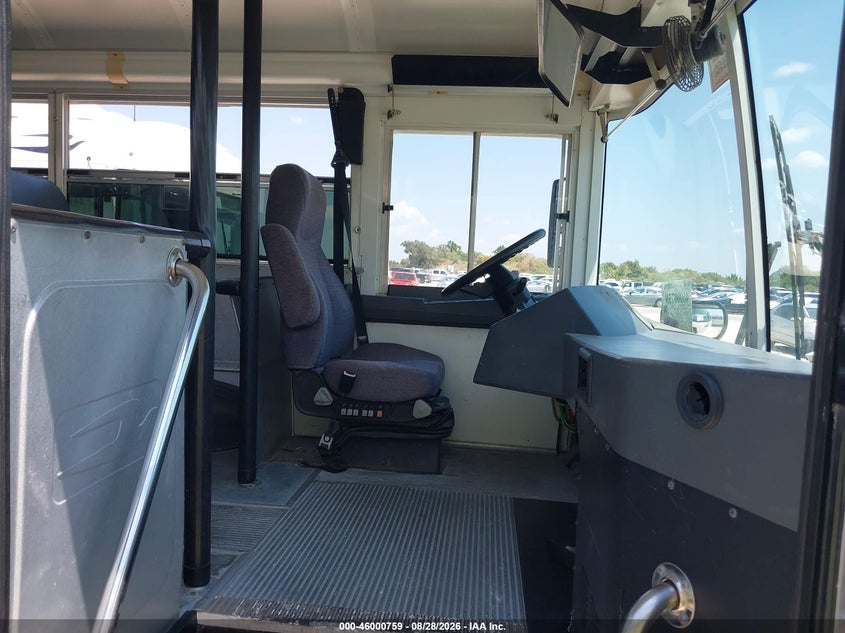 2014 BLUE BIRD SCHOOL BUS / TRANSIT BUS auction photo 5