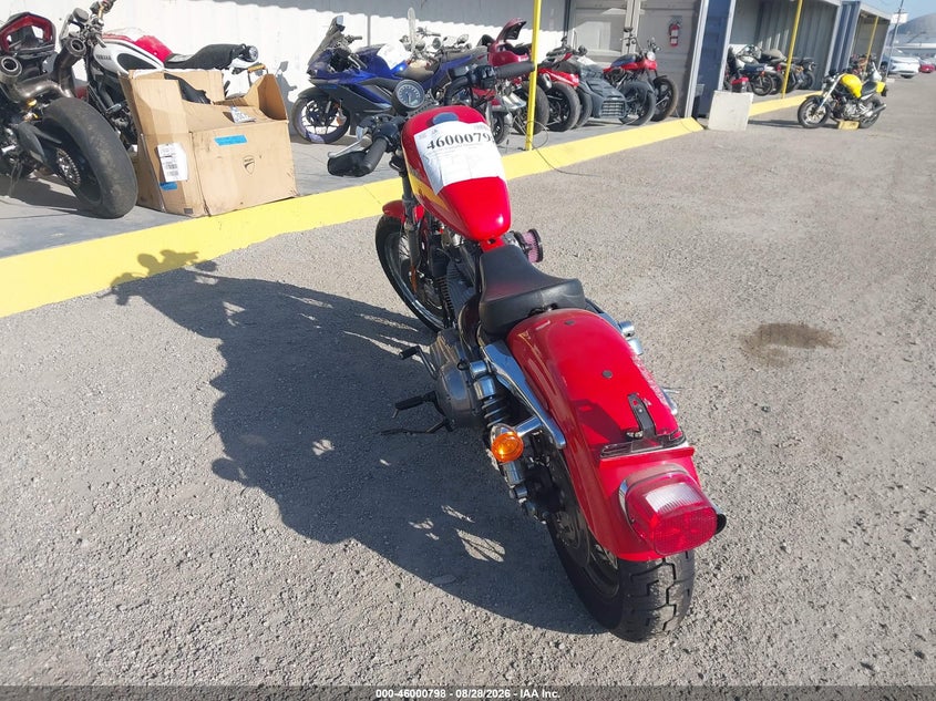 HARLEY-DAVIDSON XL883 2010