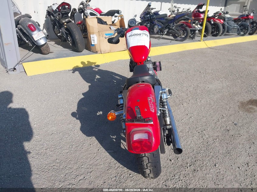 HARLEY-DAVIDSON XL883 2010
