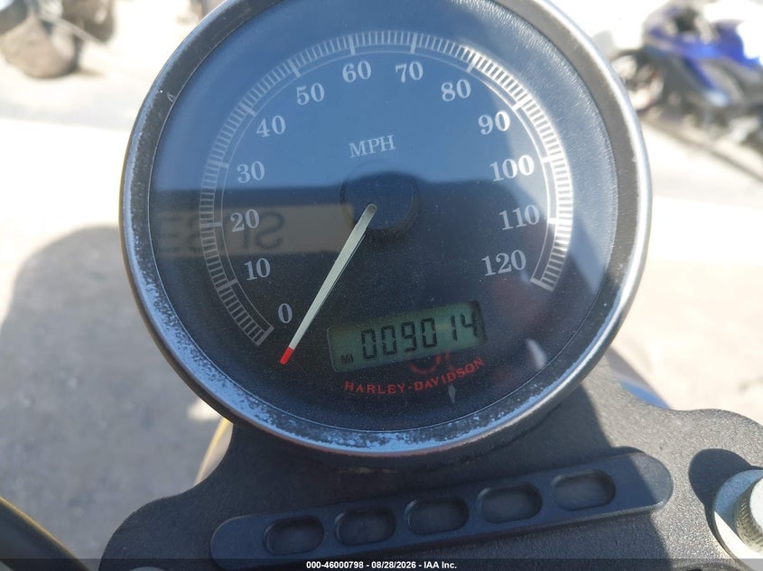 HARLEY-DAVIDSON XL883 2010