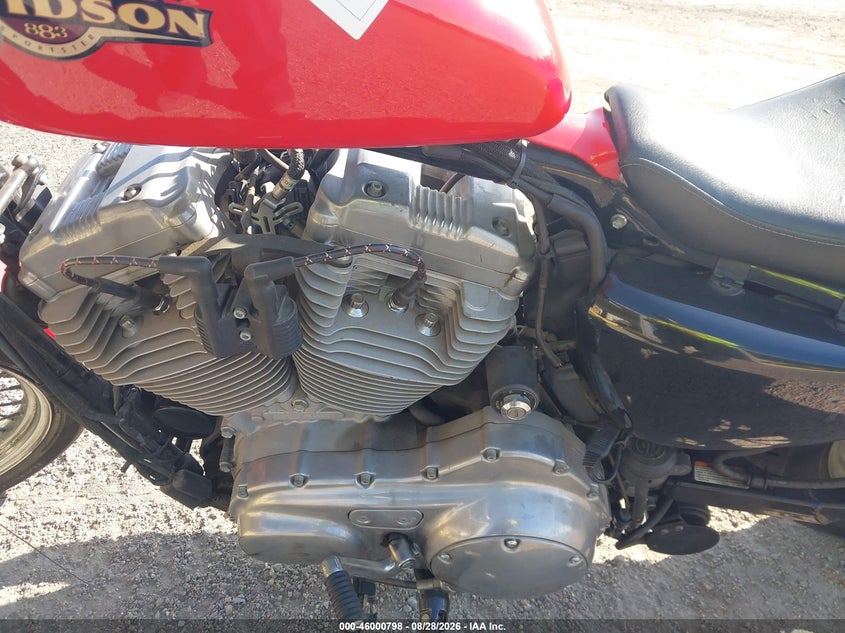 HARLEY-DAVIDSON XL883 2010