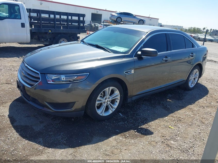2018 FORD TAURUS auction photo 2
