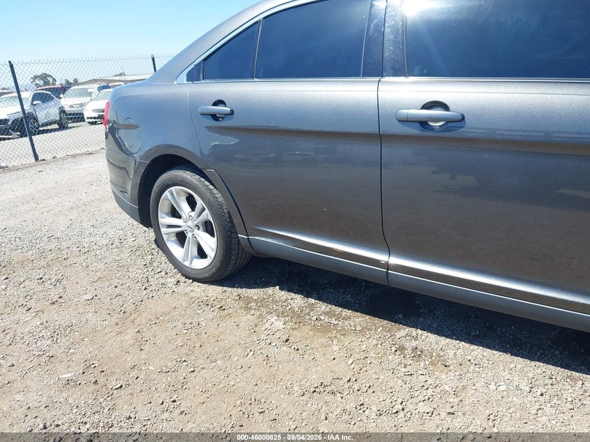 2018 FORD TAURUS auction photo 6