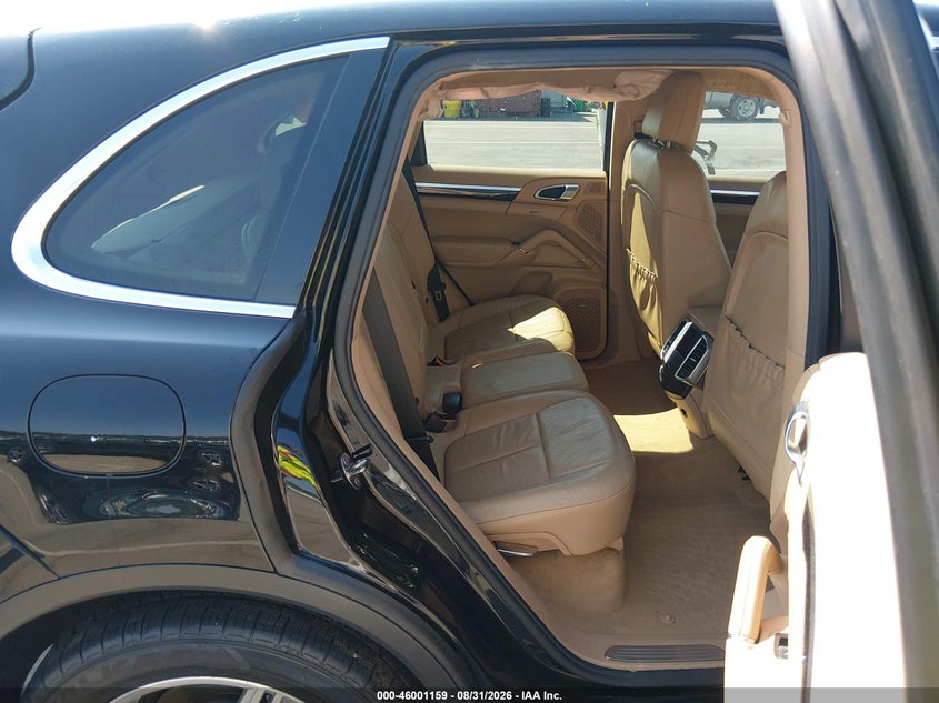 2011 PORSCHE CAYENNE S · Фото 8
