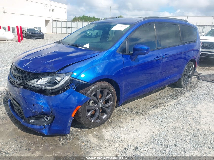 2019 Chrysler Pacifica, Left Front, IAAI, VIN 2C4RC1EG3KR668717 — photo 2