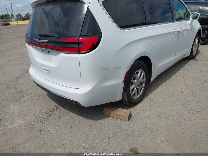 2022 CHRYSLER PACIFICA auction photo 4