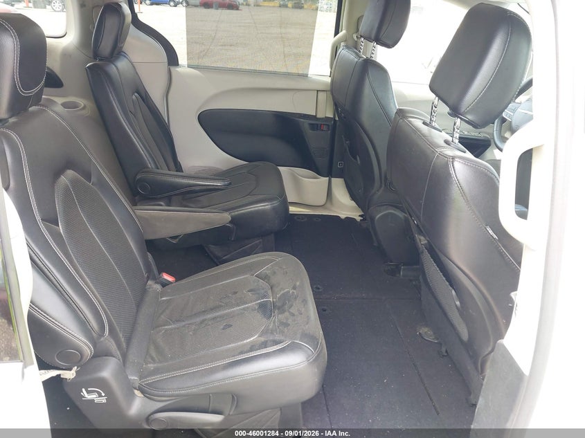 2022 CHRYSLER PACIFICA auction photo 8