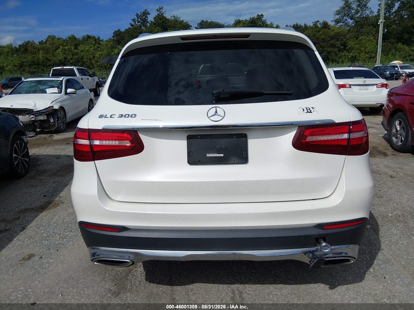 MERCEDES-BENZ GLC 300 - zdjęcie 17