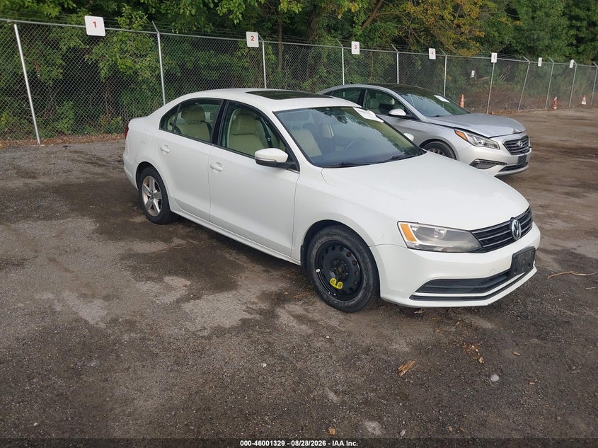 2015 VOLKSWAGEN JETTA auction photo 1