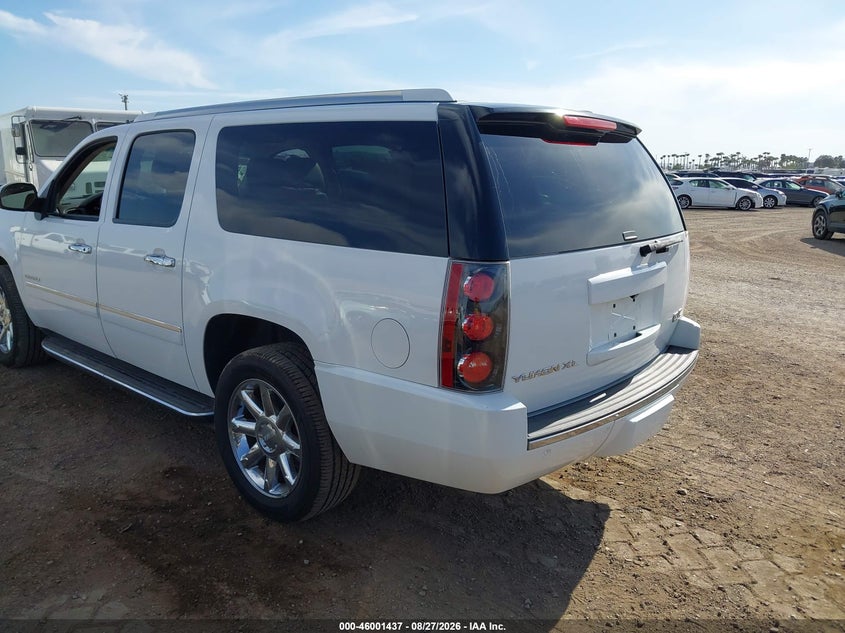 2013 GMC YUKON XL 1500 auction photo 3