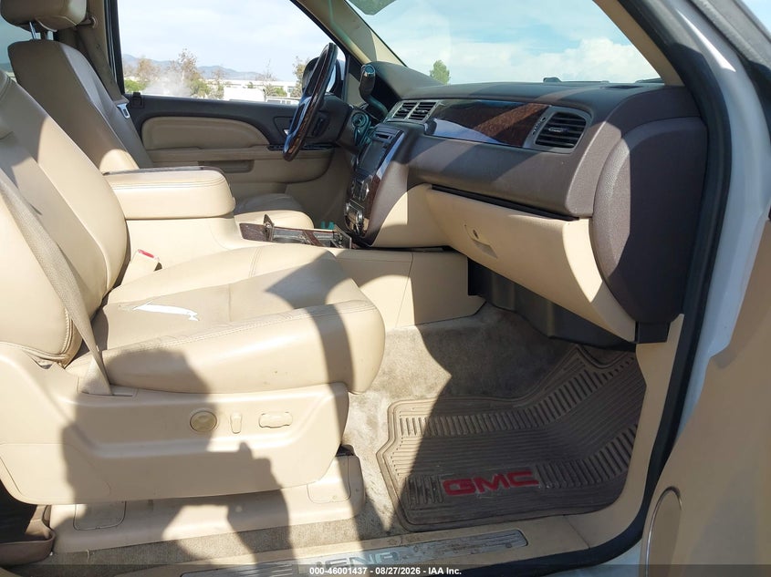 2013 GMC YUKON XL 1500 auction photo 5
