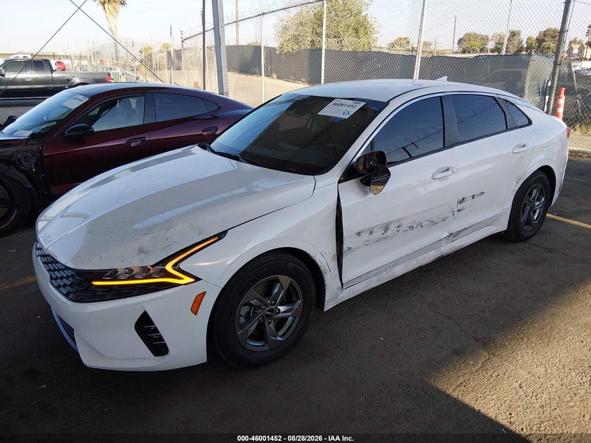 2022 Kia K5 Lxs, Left Side, IAAI, VIN 5XXG14J20NG160498 — photo 2
