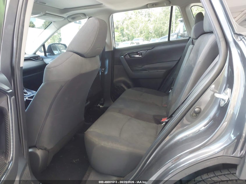 TOYOTA RAV4 - zdjęcie 8