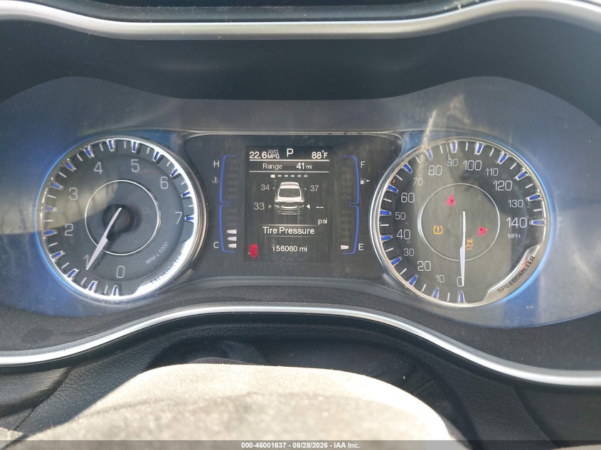 2015 CHRYSLER 200 auction photo 7