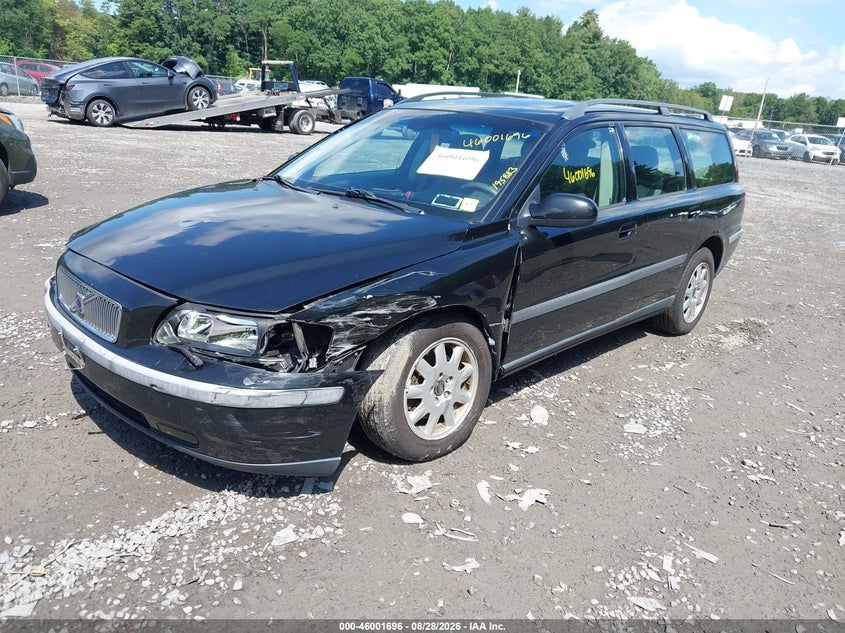 2003 VOLVO V70 auction photo 2