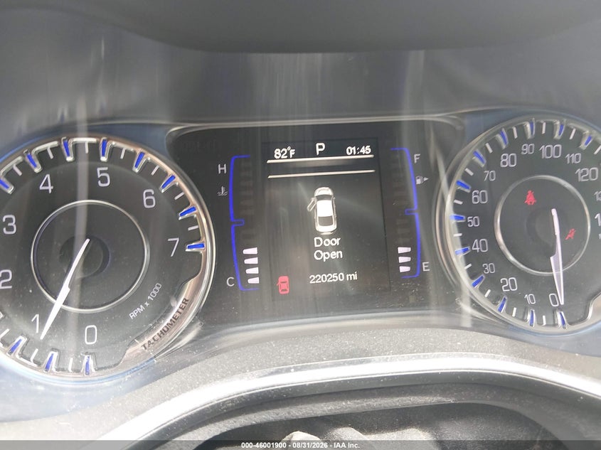2015 CHRYSLER 200 auction photo 7