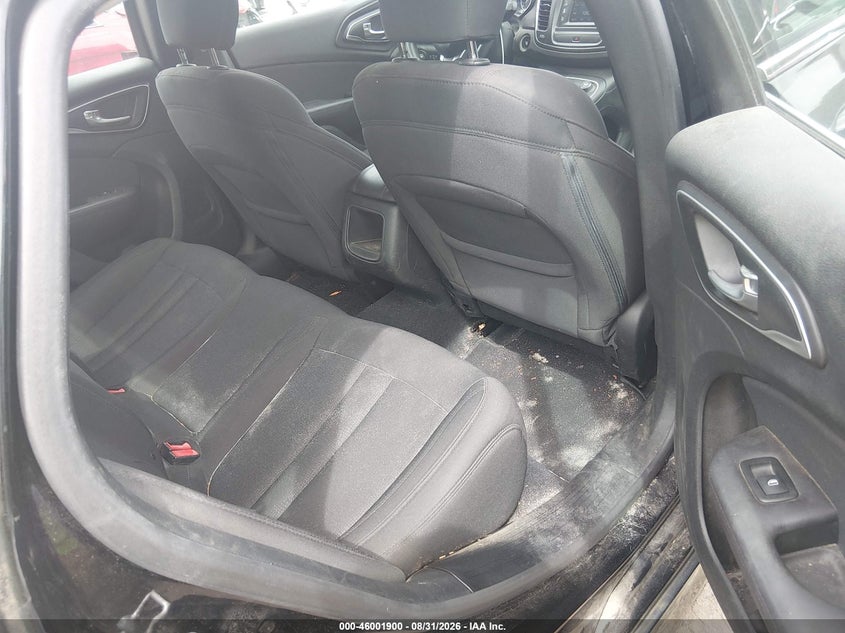 2015 CHRYSLER 200 auction photo 8