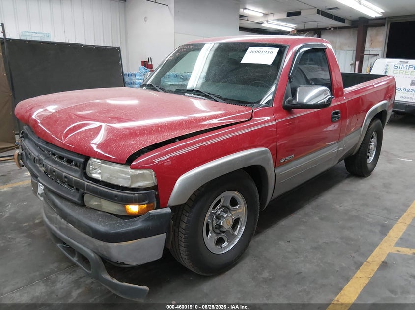2002 Chevrolet Silverado, Front End, IAAI, VIN 1GCEK14T52Z140604 — photo 2