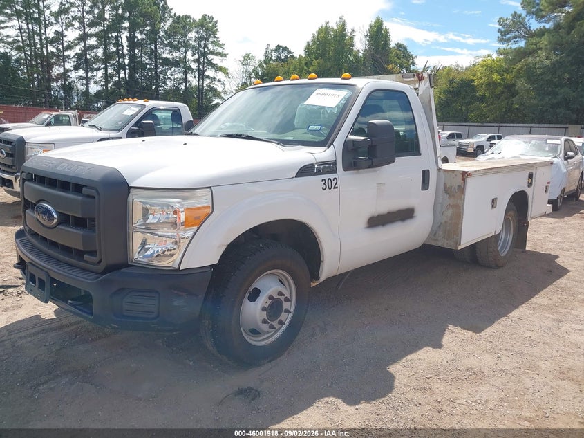 2012 FORD F-350 CHASSIS auction photo 2