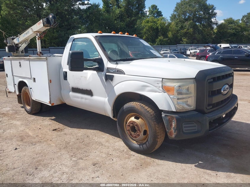 2011 FORD F-350 CHASSIS auction photo 1
