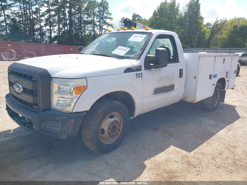 2011 FORD F-350 CHASSIS auction photo 2