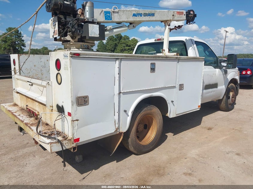 2011 FORD F-350 CHASSIS auction photo 4