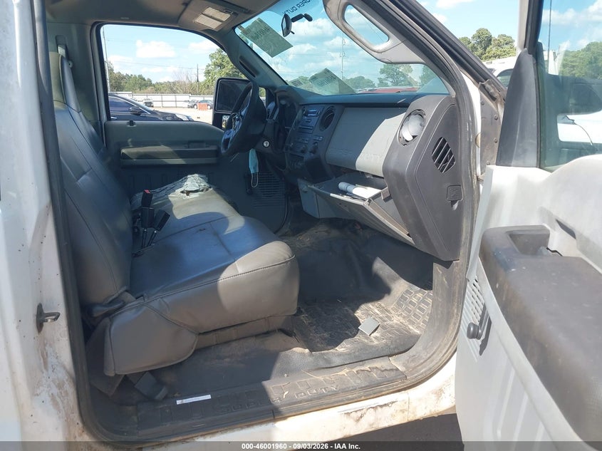 2011 FORD F-350 CHASSIS auction photo 7