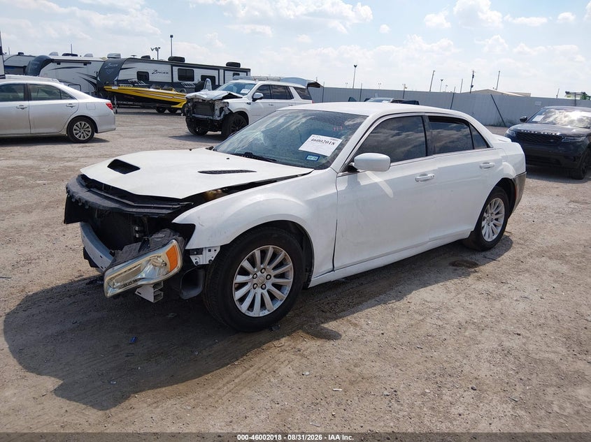 2014 Chrysler 300, Front End, IAAI, VIN 2C3CCAAG7EH354594 — photo 2