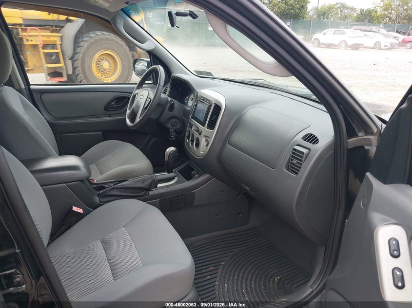 2006 FORD ESCAPE auction photo 5