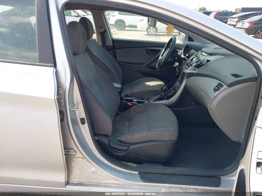 2014 HYUNDAI ELANTRA auction photo 5