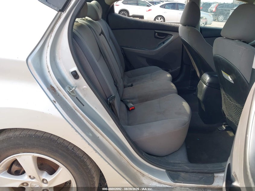 2014 HYUNDAI ELANTRA auction photo 8