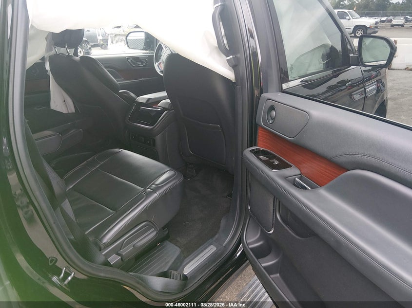 2022 LINCOLN NAVIGATOR auction photo 8