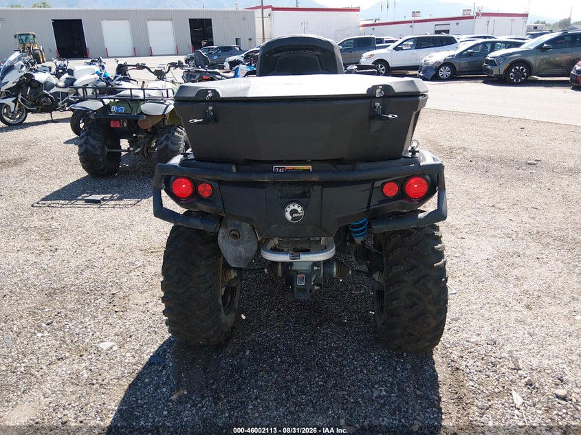 CAN-AM OUTLANDER MAX 2021