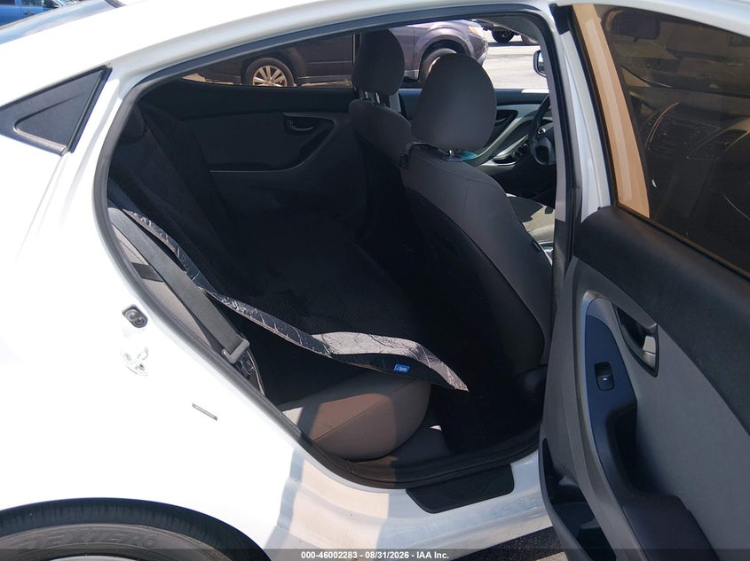2016 HYUNDAI ELANTRA auction photo 8