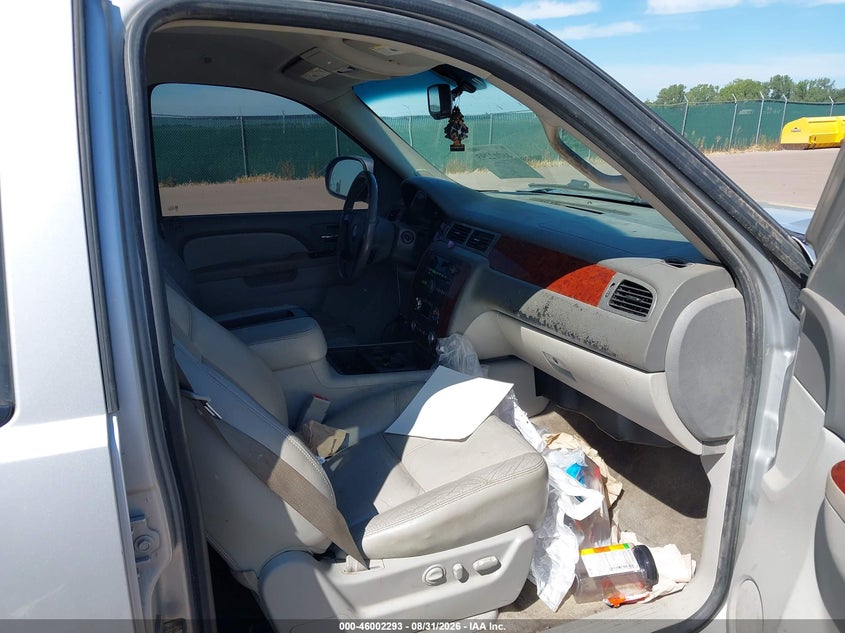 2010 CHEVROLET AVALANCHE 1500 auction photo 5