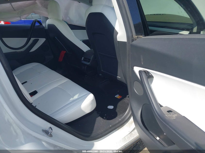 TESLA MODEL Y - zdjęcie 8