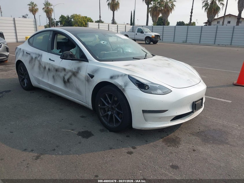 TESLA MODEL 3 - zdjęcie 1