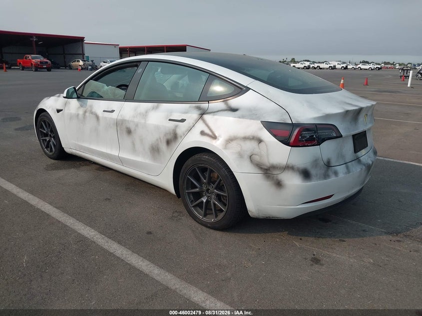 TESLA MODEL 3 - zdjęcie 3