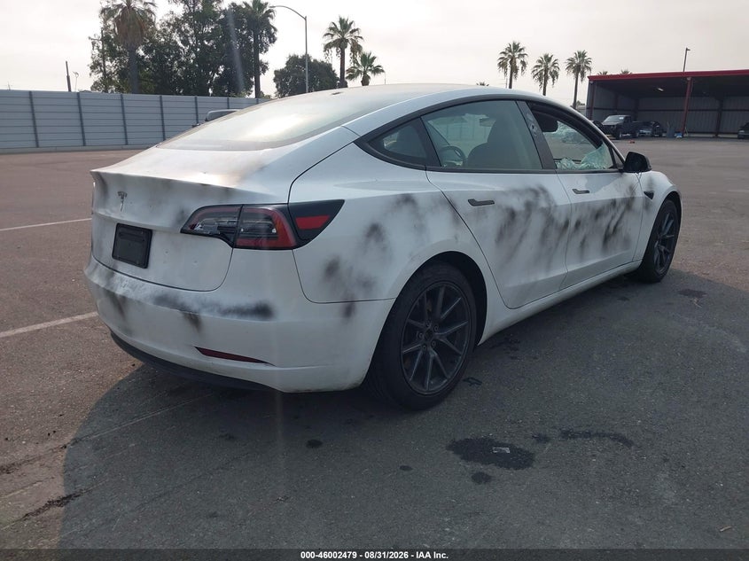 TESLA MODEL 3 - zdjęcie 4