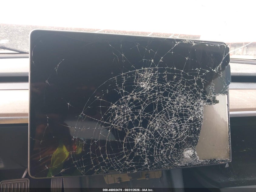 TESLA MODEL 3 - zdjęcie 7