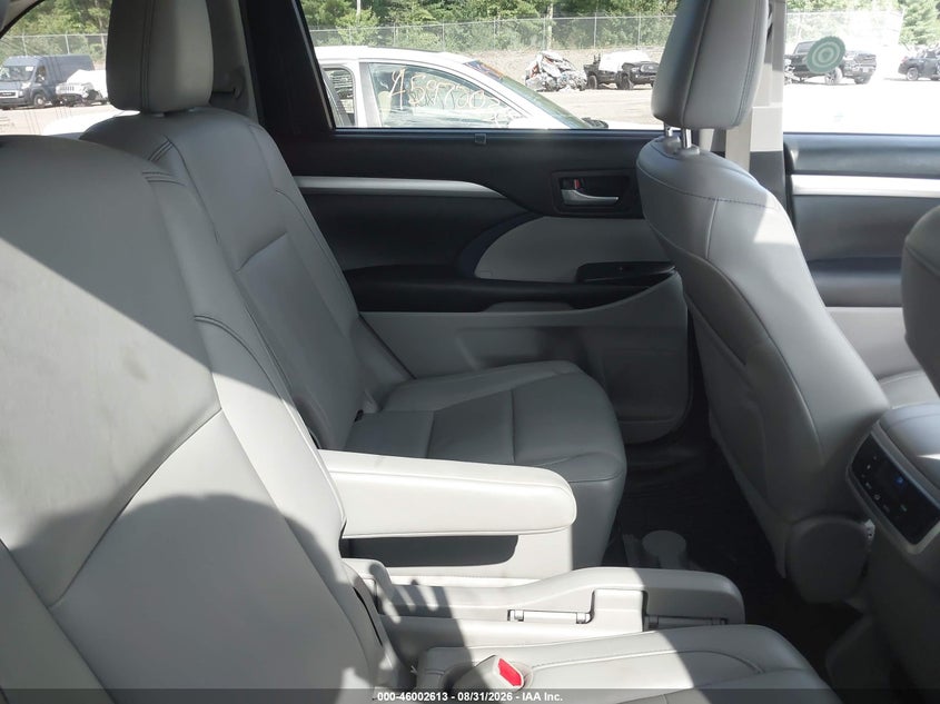 TOYOTA HIGHLANDER 2017 VIN 5TDJZRFH4HS365852
