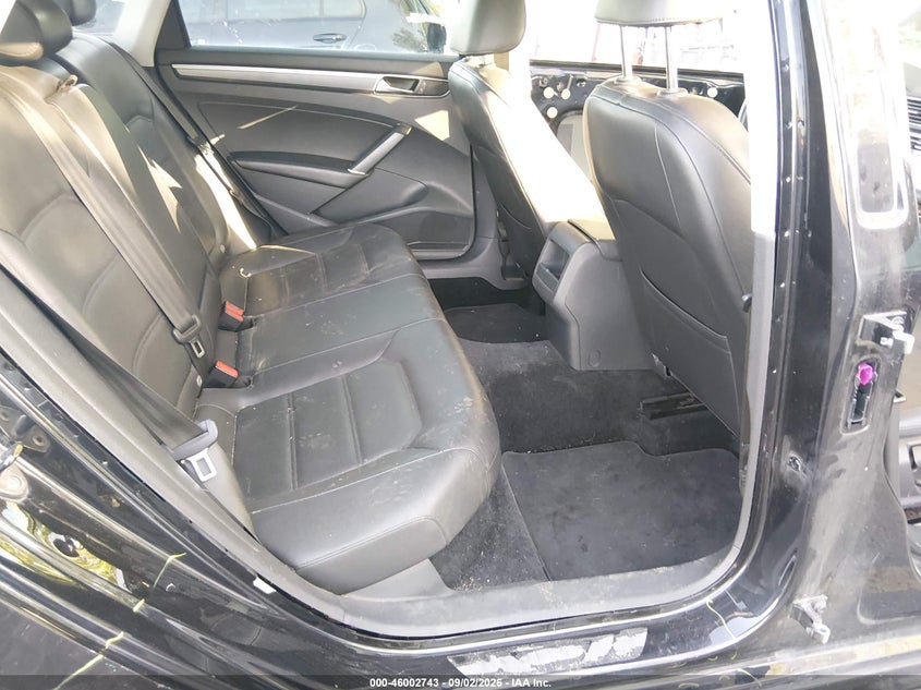 2017 VOLKSWAGEN PASSAT auction photo 8