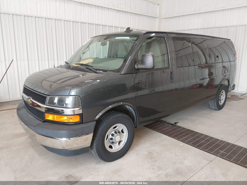 2017 CHEVROLET EXPRESS 3500 auction photo 2